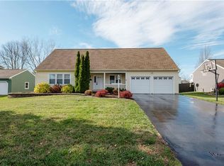 8245 Daisy Field Path, Clay, NY 13041