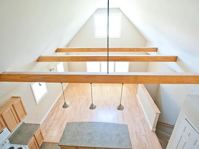 3255 N Oakland Ave #UPPER — Photo 29