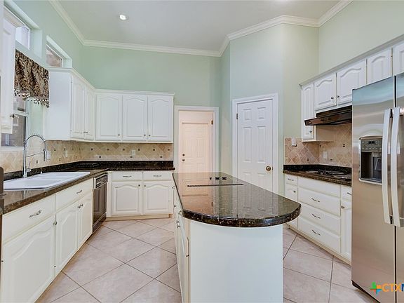 3rd image of 2114 Live Oak Cir