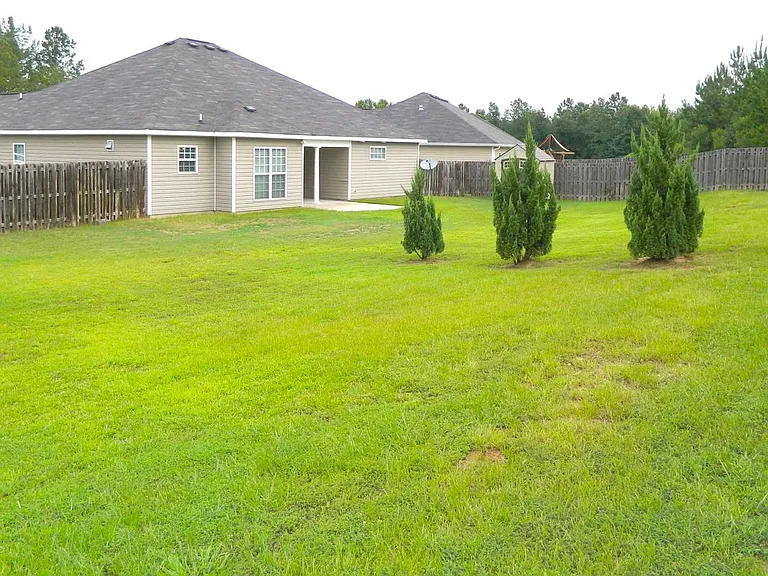 498 Sebastian Dr — Photo 10