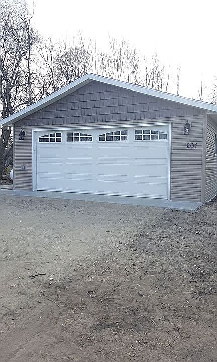 1st image of 201 Oxford Ct
