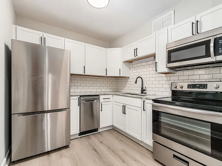 2591 Charing Rd #D — Photo 4