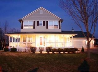 197 Creekview Ln, Loretto, MN 55357