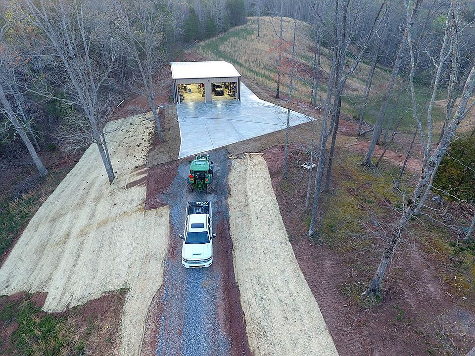 2nd image of 2538 Highway 39e