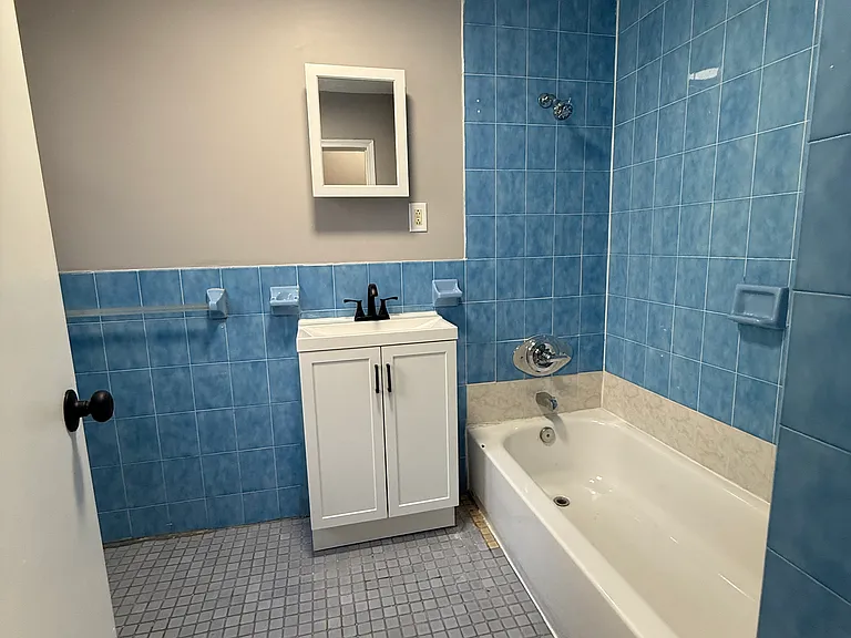 582 Broadway #2R — Photo 6