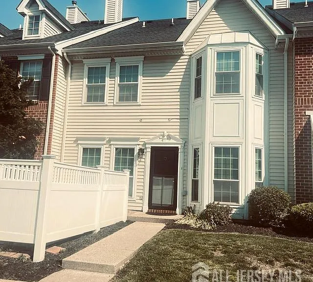15 Goodwin Dr — Photo 1