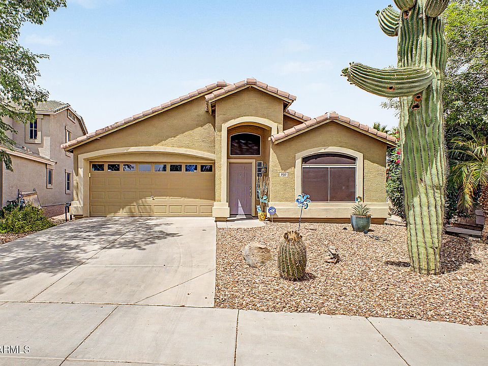 1st image of 930 E PALOMINO Way