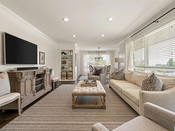 4th image of 1840 Glendmere Dr