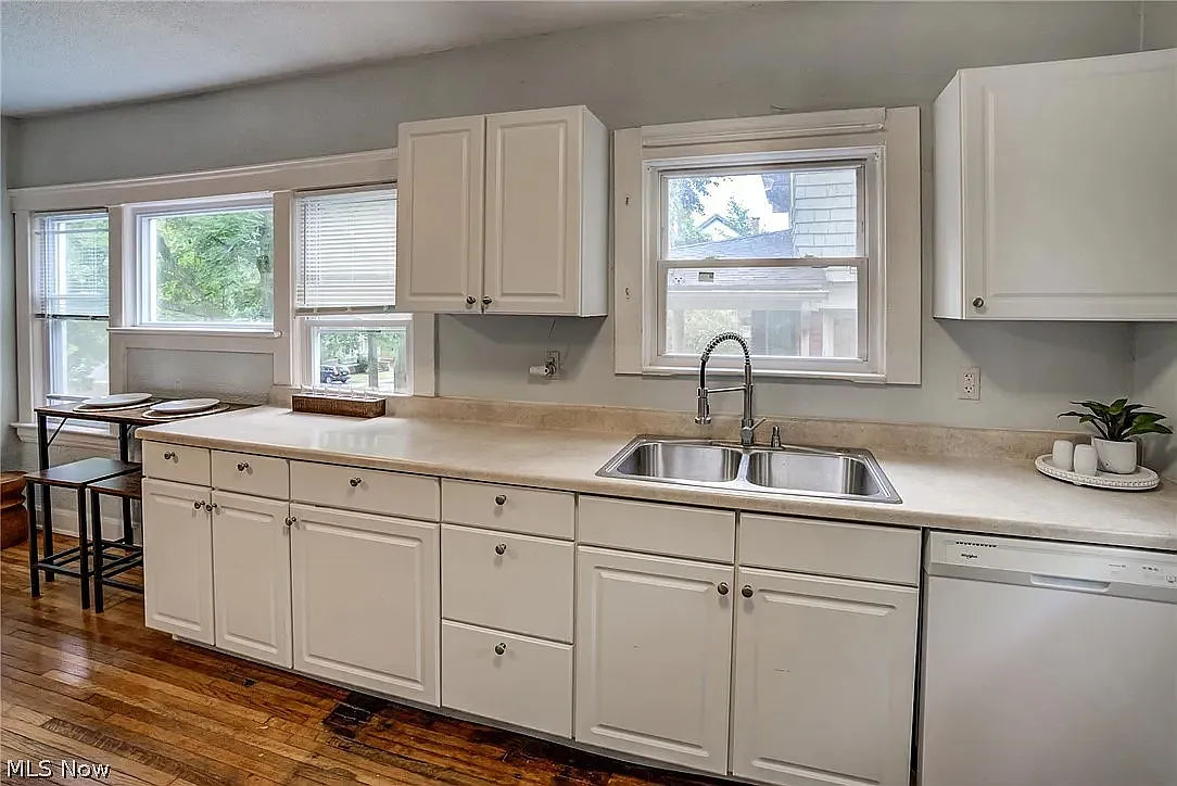 2 bed, 1094 sqft, $1,525 — Photo 3
