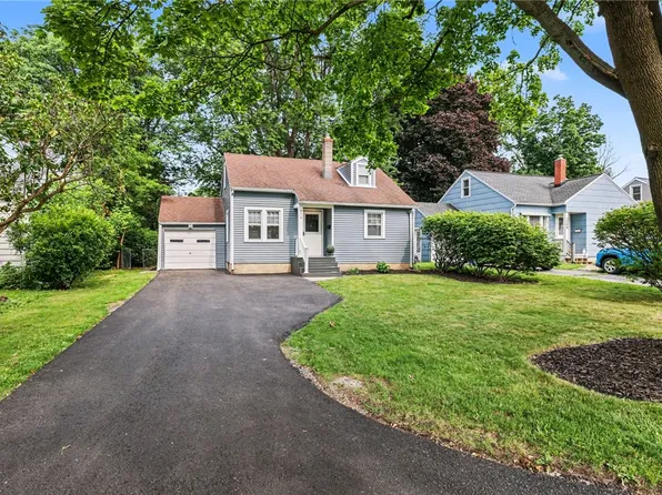 274 Newton Rd, Rochester, NY 14626