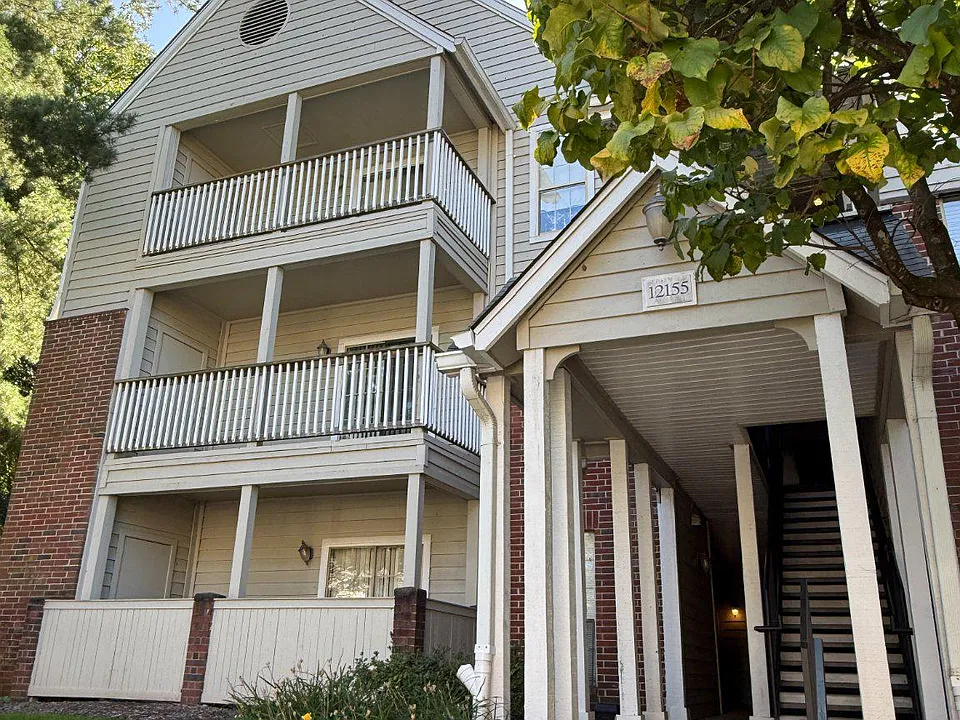 12155 Penderview Ter #821