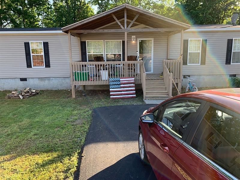 1st image of 637 King Richard Ct