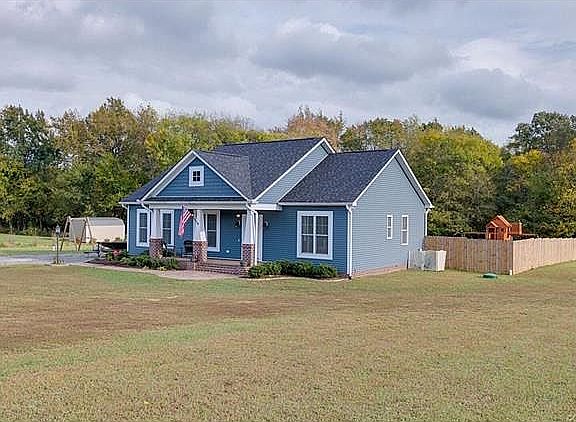 2nd image of 21715 Cherry Row Ln