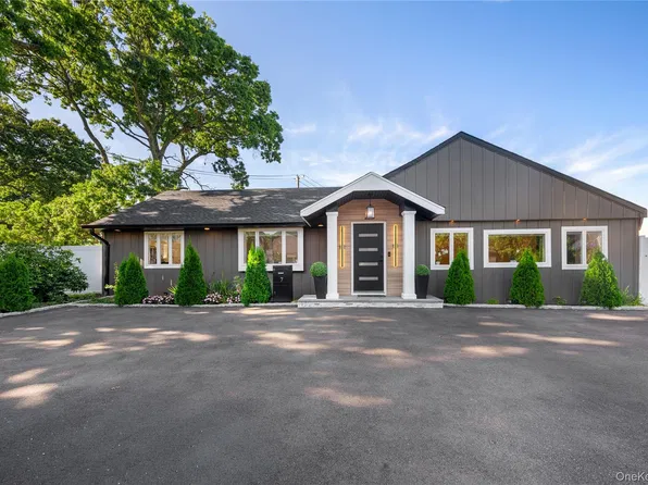 7 Tyrconnell Avenue, Massapequa Park, NY 11762