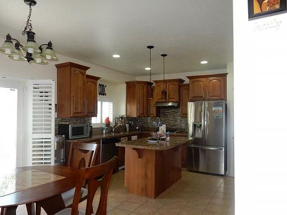 3rd image of 4476 S Oquirrh Vistas Ln