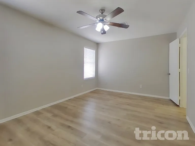 11807 W Aster Dr — Photo 9