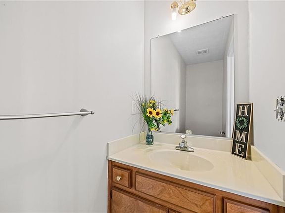 5th image of 101 Ripon Way