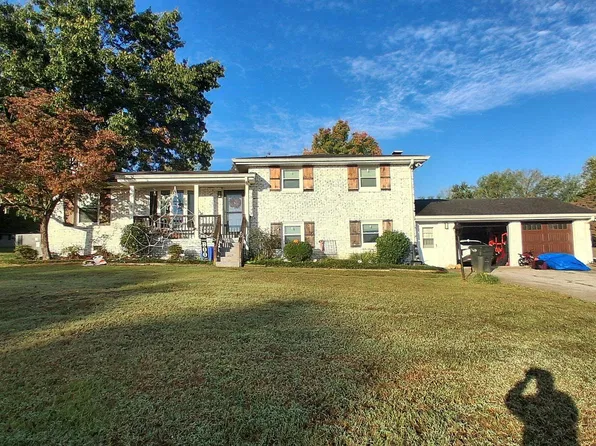 2818 New Hall Rd, Greenbrier, TN 37073