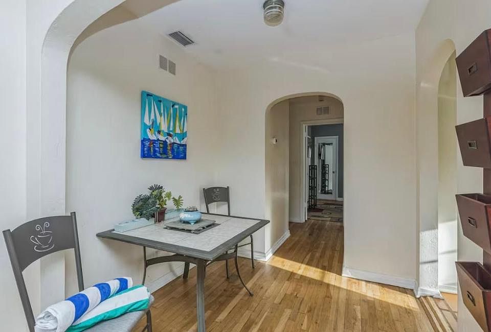 1st image of 460 15th Ave N APT 4