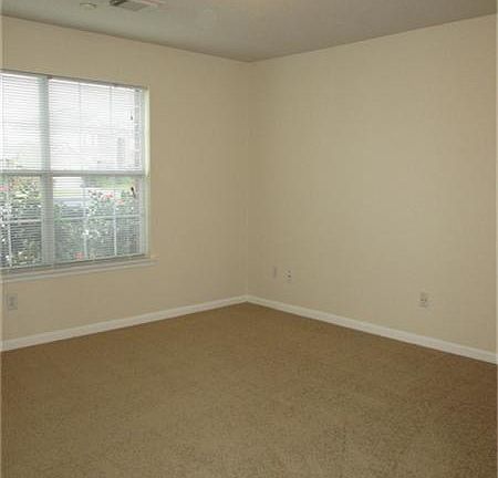 4th image of 531 Remington Chase Ct