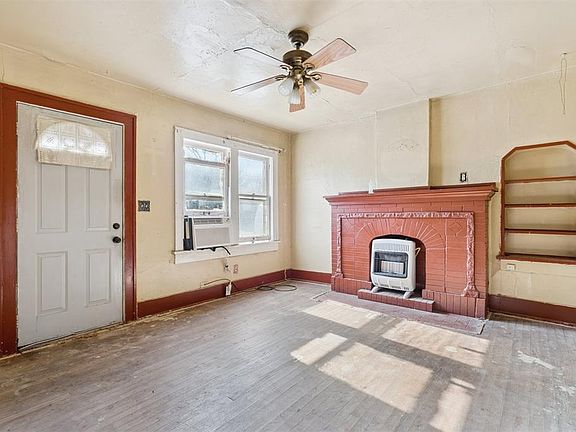 5th image of 1617 NE 15th St