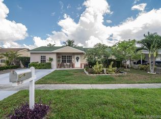 8131 SW 9th Pl, North Lauderdale, FL 33068