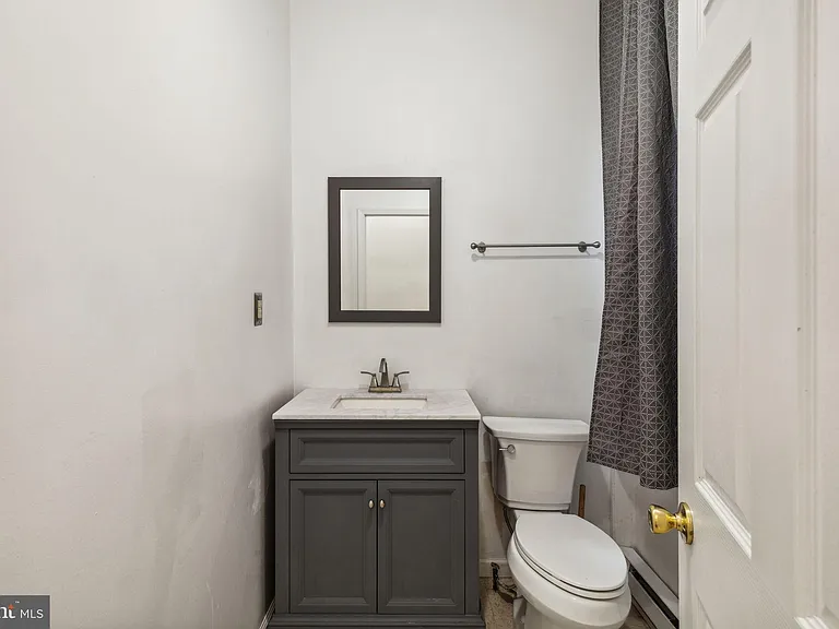 1808 W Diamond St #1 — Photo 8