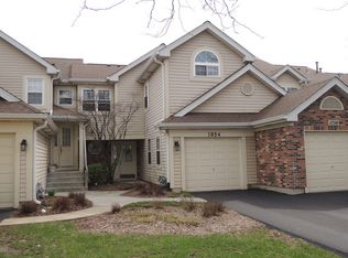 1054 Lakewood Cir #7-3, Carol Stream, IL 60188