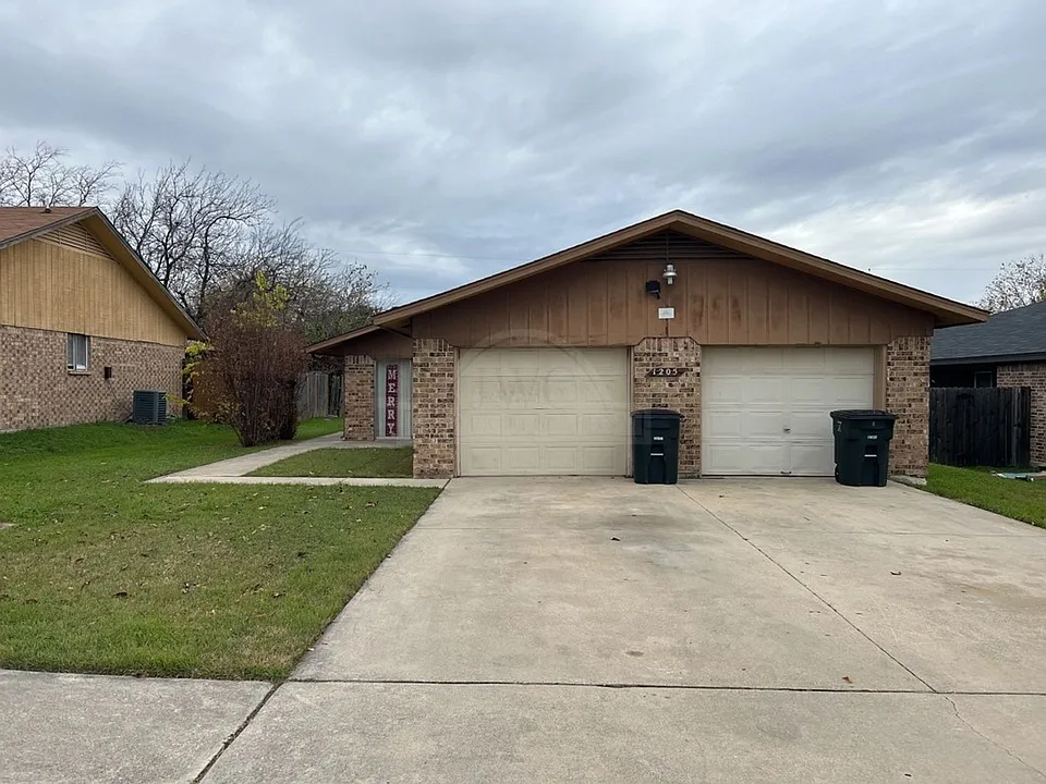 1128 Chippendale