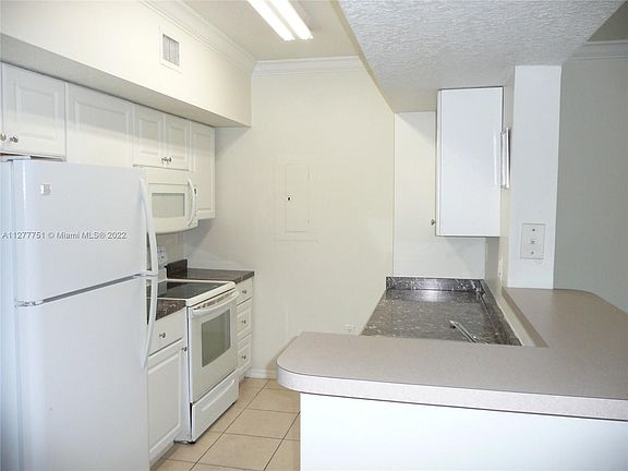 4th image of 131 SW 117th Ave #8104