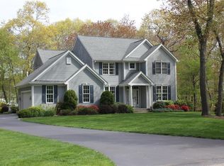 29 Hunters Ct, Saunderstown, RI 02874