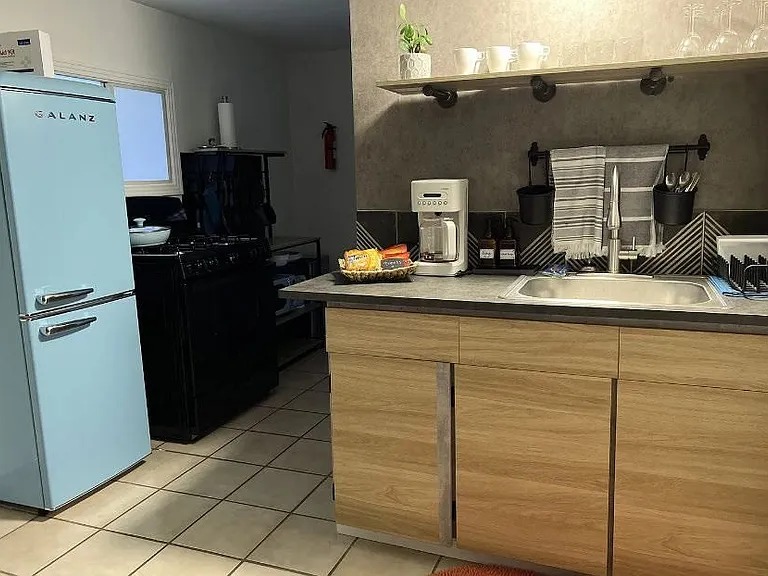 1145 Valencia Way #B — Photo 7