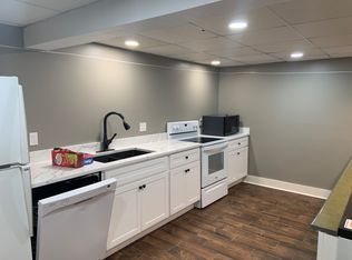 1002 Peoria St #A, Washington, IL 61571