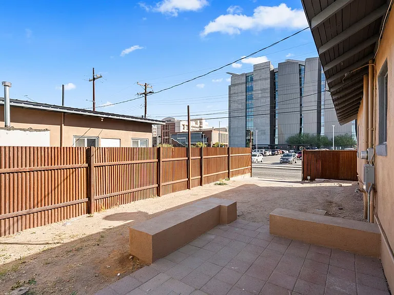 1541 E Mabel St — Photo 34