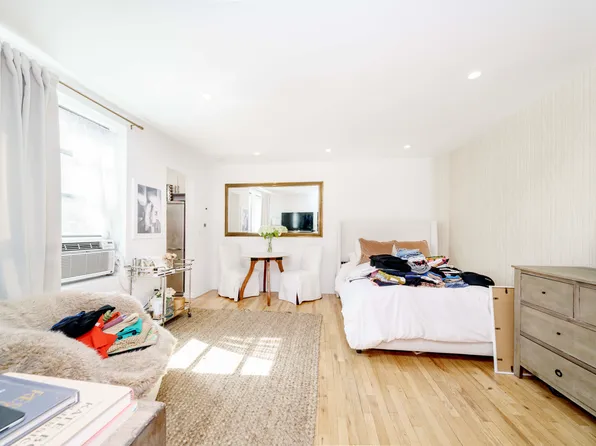 300 West 12th Street image 1 of 10