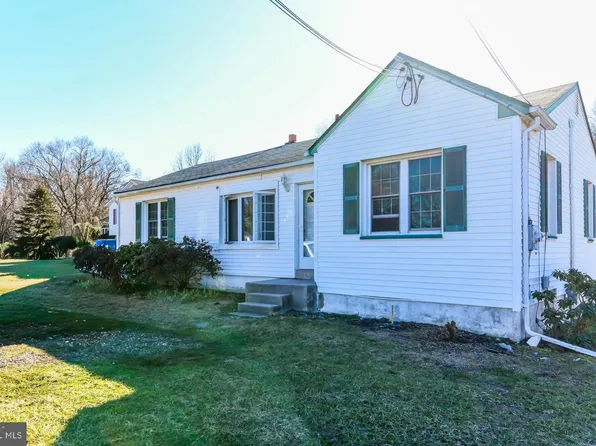 1261 N Tuckahoe Rd, Williamstown, NJ 08094