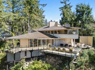 6011 Eagleridge Dr, West Vancouver, BC V7W1W7