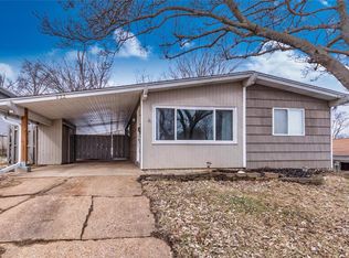 233 Chamberlin Dr, Ballwin, MO 63021