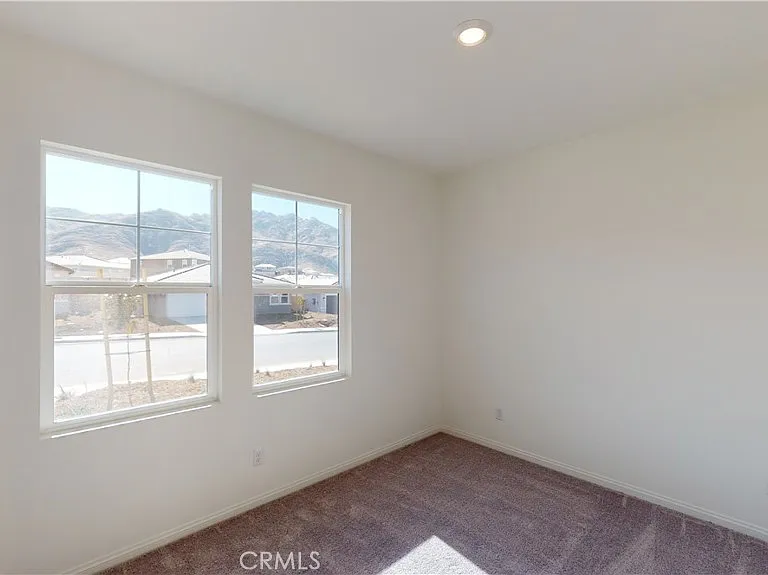 21084 Telegraph Rd — Photo 9