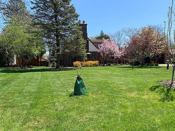5th image of 1145 Estes Ave