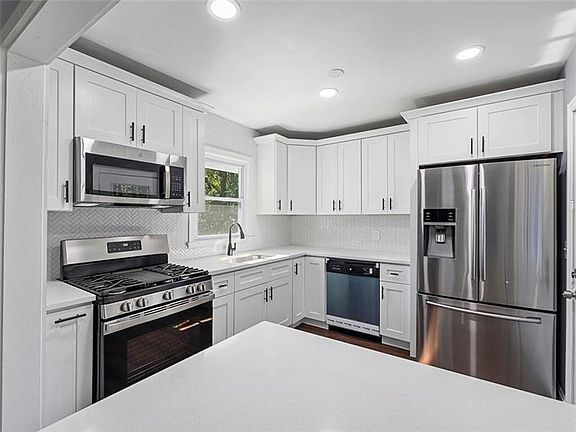 2nd image of 346R Scott Dr SE