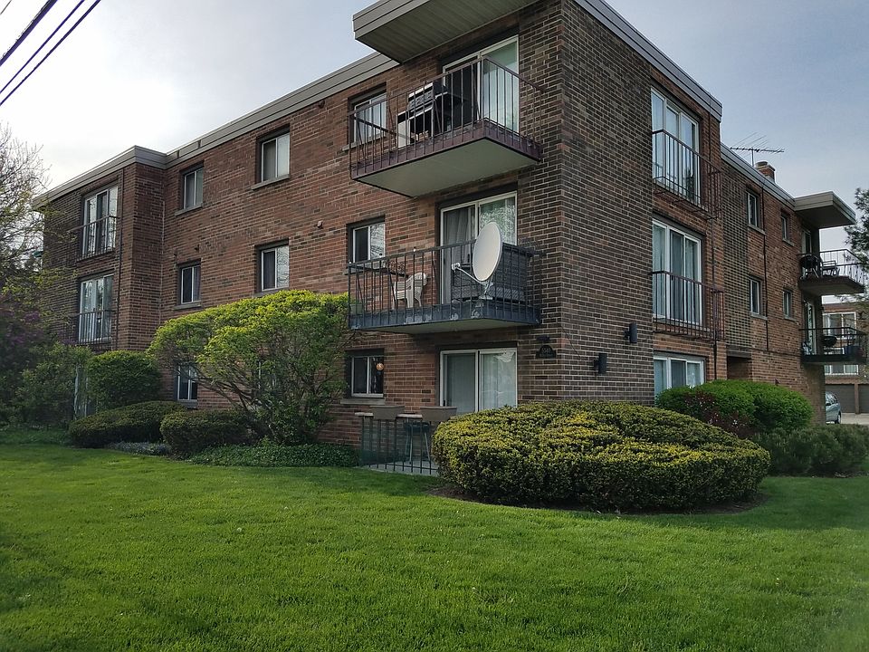 1st image of 5540 W 103rd St