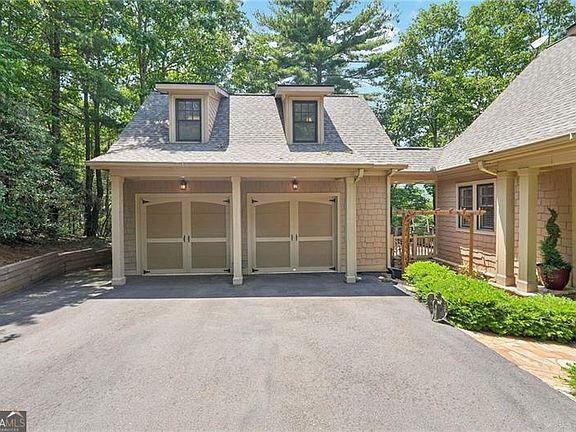 3rd image of 44 Sassafras Rdg