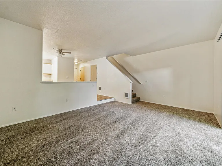 Tuxedo Park Apartments — Photo 15