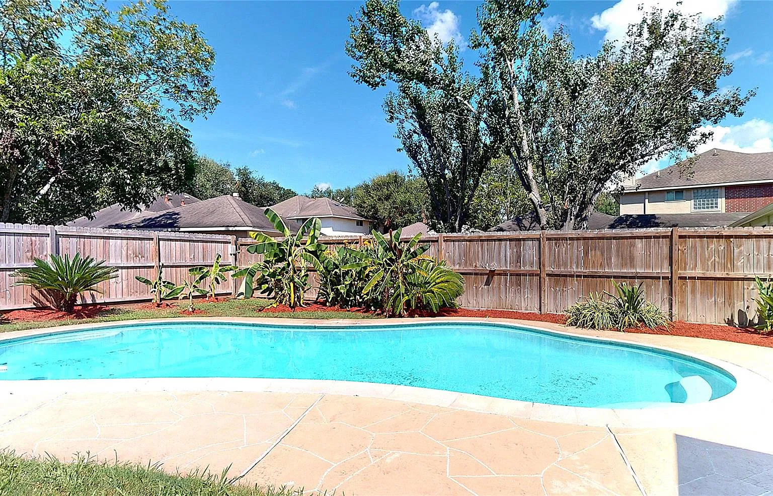 4 bed, 2.5 bath, 2950 sqft, $2,900 — Photo 1