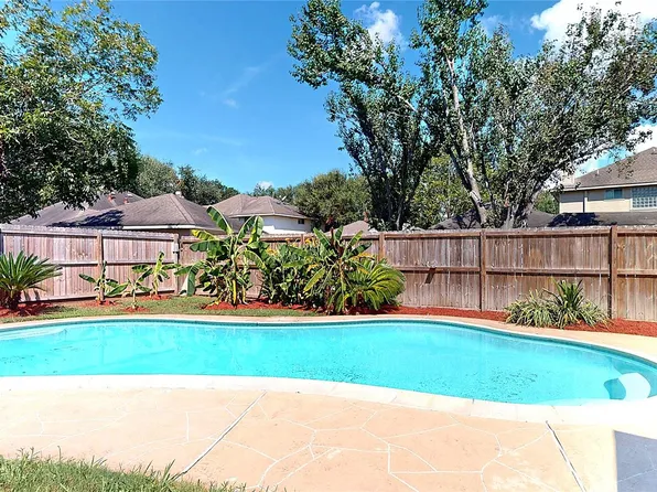 2810 White Oak Ln, Pearland, TX 77584