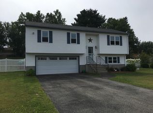 11 Corey Dr, Oxford, MA 01540