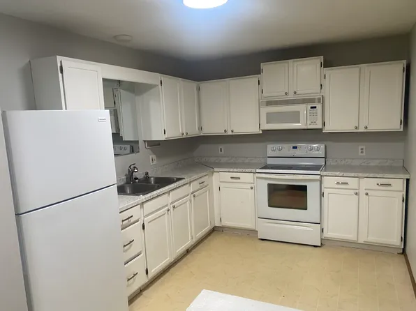 4379 Eagle Crest Dr, Williamsburg, MI 49690