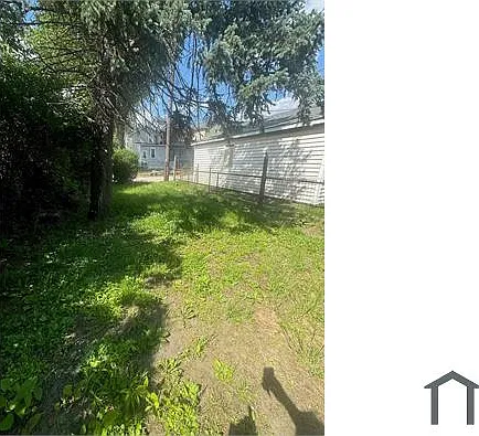 101 Center St — Photo 10