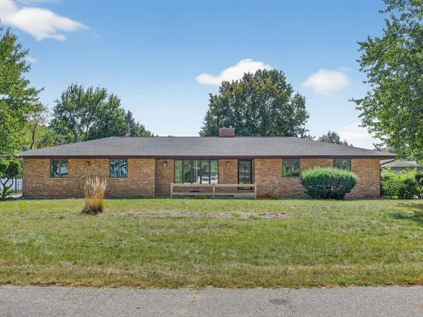 22058 Woodside Dr, Bristol, IN 46507